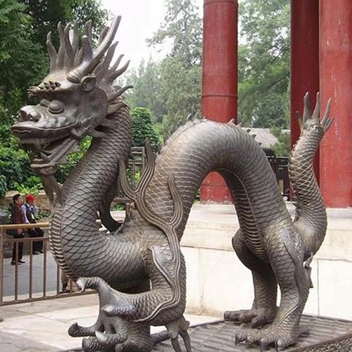 Dragon Sculpture Brass Chinese Dragon Statue in The Park