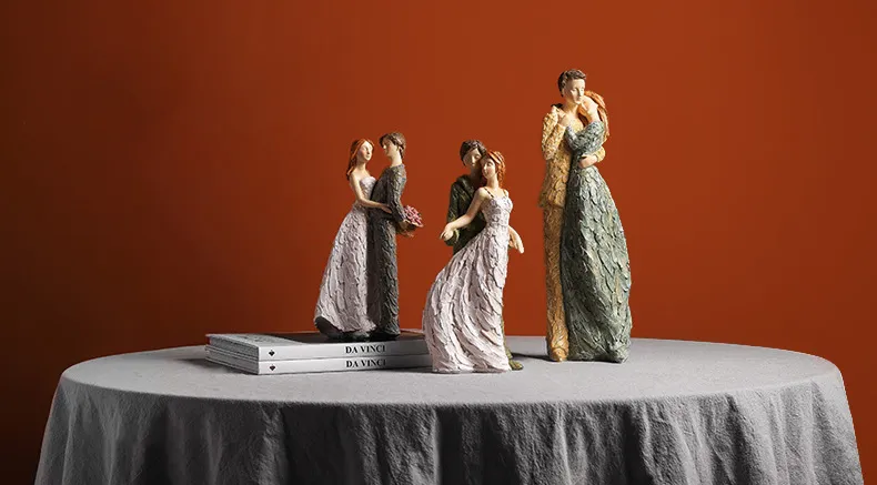 European Wedding Simulation Figure Lovers Embrace Sculpture Resin Crafts