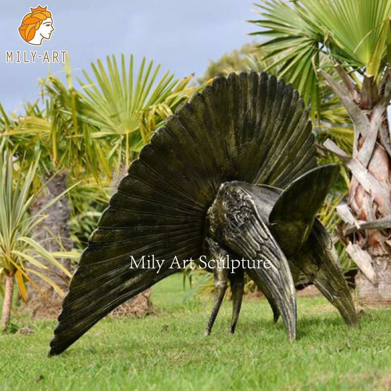 High Quality Life Size Garden Bronze Peacock Sculpture