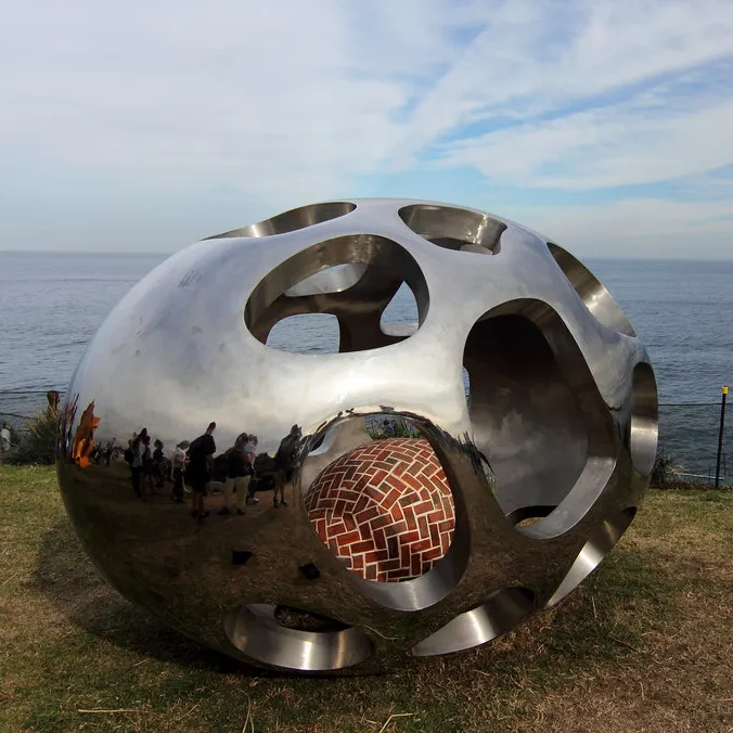 Hollow Sphere Seaside Garden Art Outdoor Garden Stainless Steel Sculpture