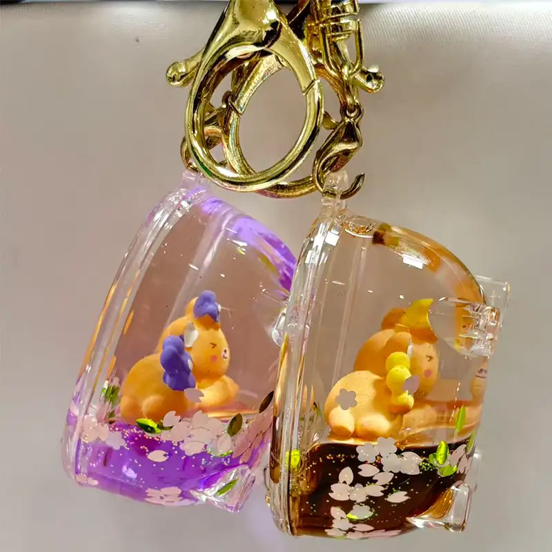 Bathtub Liquid Keychain