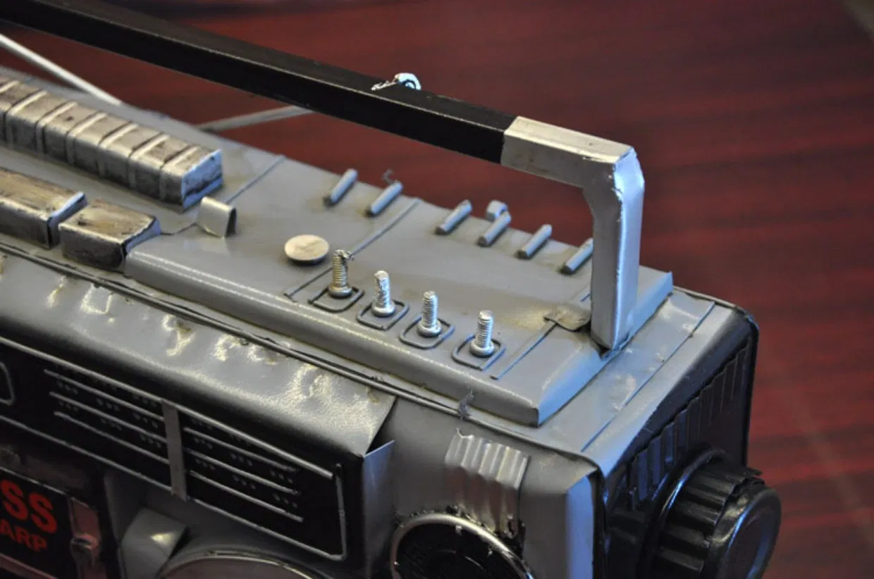 Old Style Iron Radio Model for Coffee Shop Milk Tea Shop Decorations