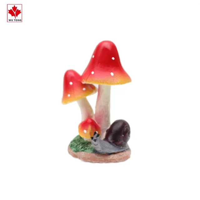 Realistic Animal Craft Resin Animals Playing on The Mushroom Figurine Garden Decor