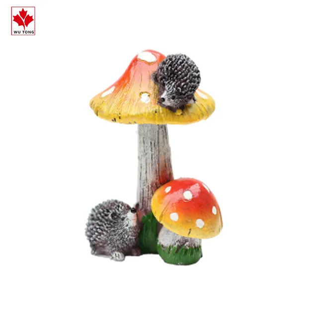 Realistic Animal Craft Resin Animals Playing on The Mushroom Figurine Garden Decor