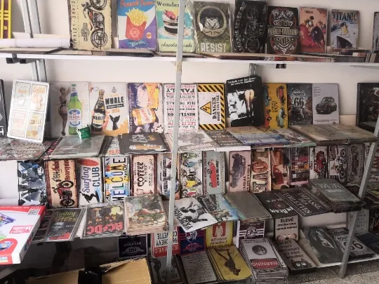 Vintage Embossed Custom Metal Wall Arts Posters